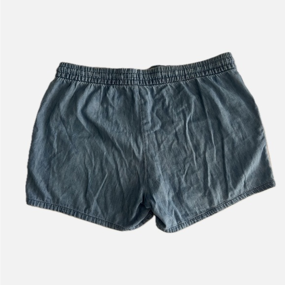 Old Navy Drawstring Shorts - Picture 2 of 3